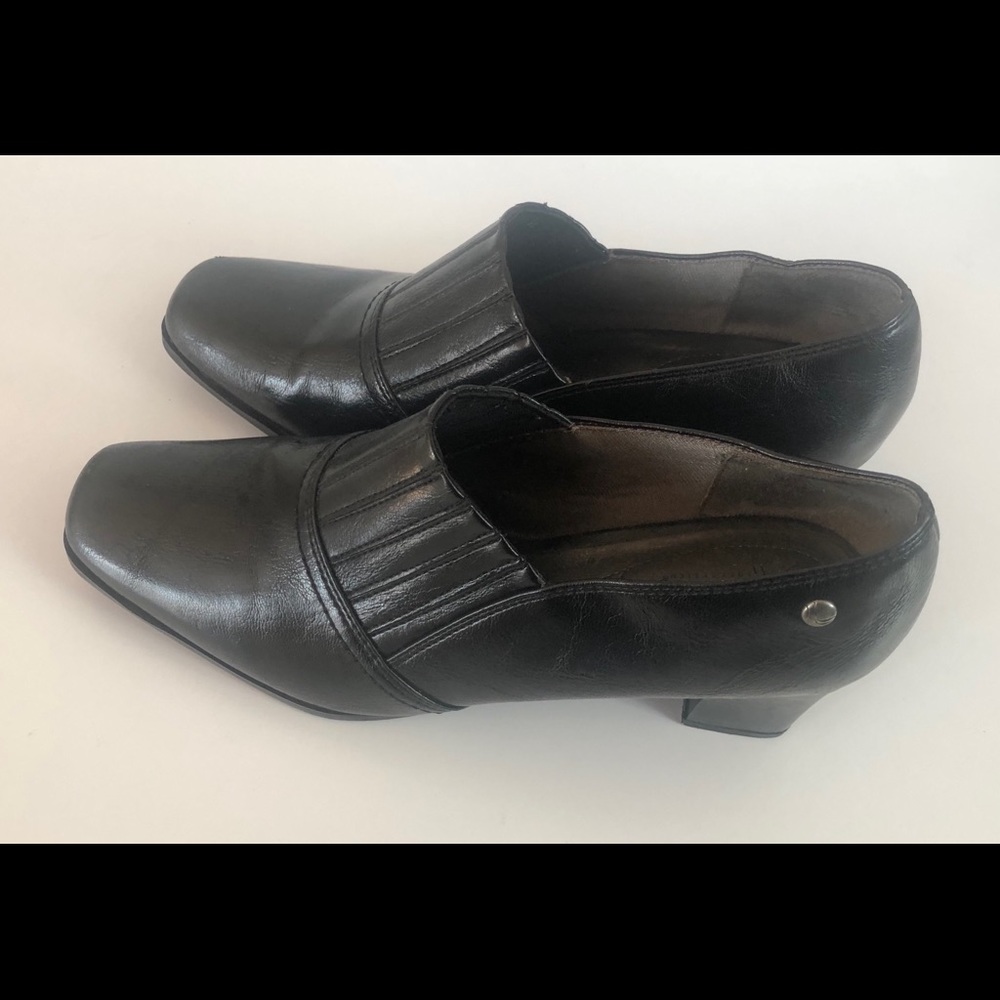 Life Stride Soft System high heel shoes